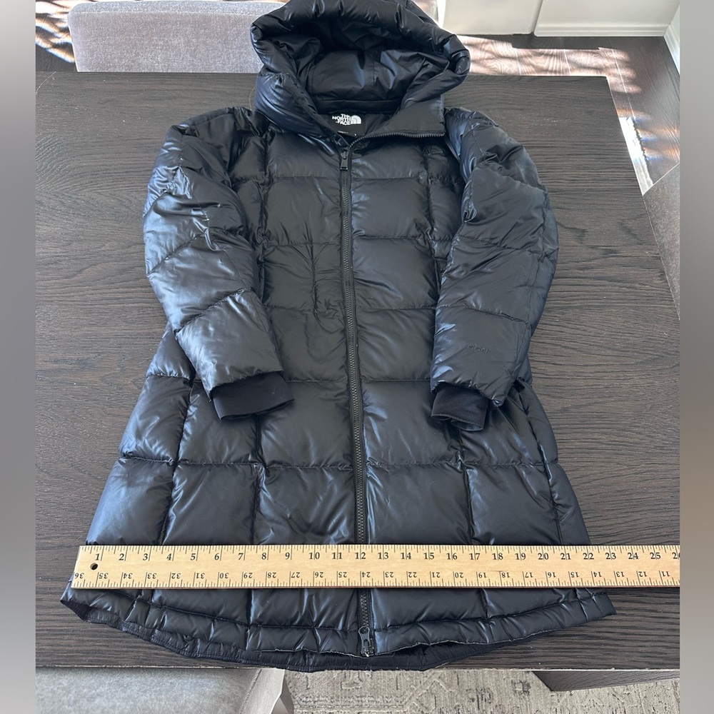 The North Face Women's Black Puffer Jacket - Picture 4 of 9